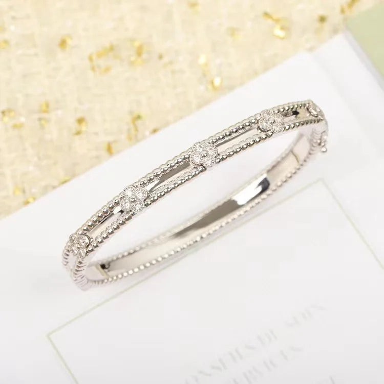 Van Cleef Sweet Clove