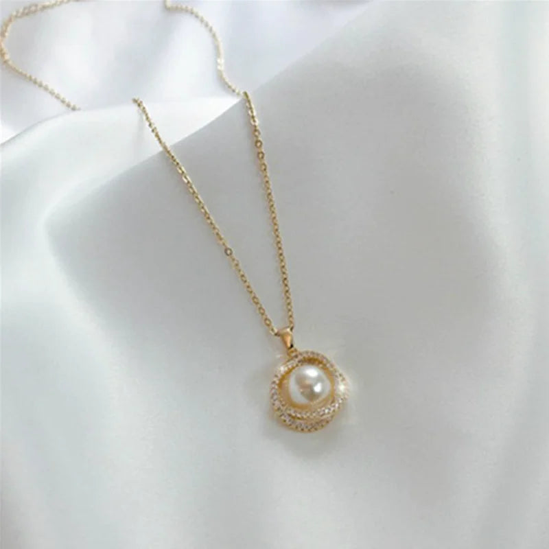 Pearl Pendant Necklace