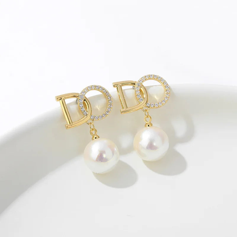 Dior Pearl Earring