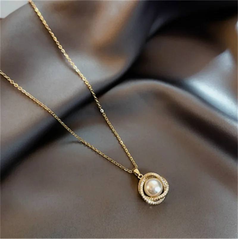 Pearl Pendant Necklace