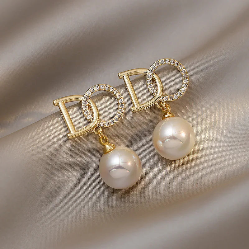 Dior Pearl Earring