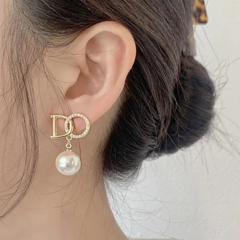 Dior Pearl Earring